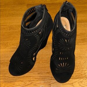 Elegant Black Wedge Sandals